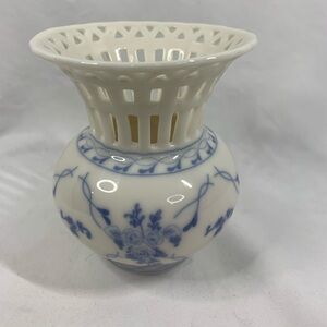 Avon Lattice Blue Rose Small Vase